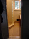 shower28.JPG (66561 bytes)